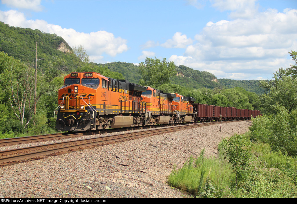 BNSF 3962 West